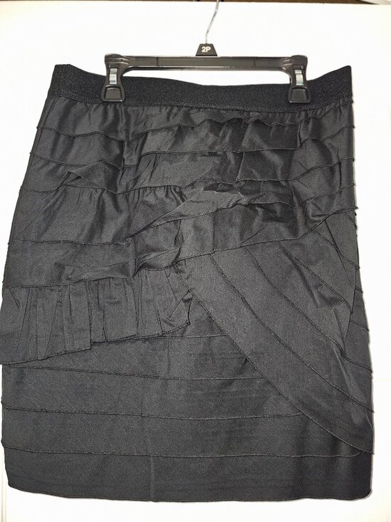 BCBGMaxAzria Dresses & Skirts - BCBGMAXAZRIA Skirt Black Small